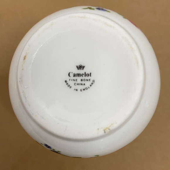 Vtg Camelot Bone China Bud Vase with Floral Motifs Flowers Roses Wildflowers - Picture 7 of 7